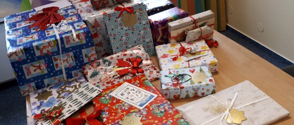Weihnachtsgeschenke schön verpackt