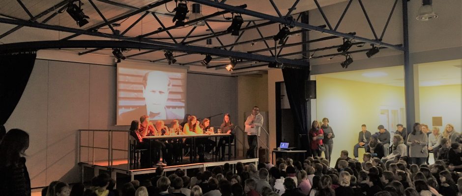 Schülerversammlung in der Aula